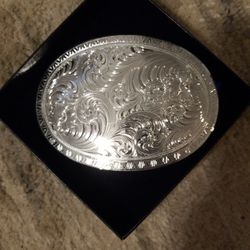 Belt Buckle.  Oval. Montana Silversmiths. 