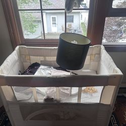 Baby Crib & Lamp 