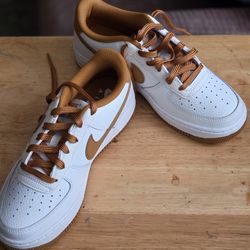 Woman low airforce1