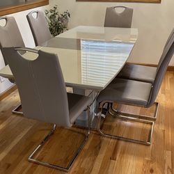 Dining Table With 6 Chairs 