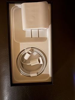 Apple USB-C to Lightning Cable (1 m) And Apple 20w USB-c Charger