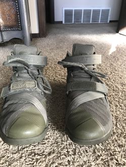 Nike Lebron Soldiers Size 11