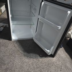 Hisense Mini Fridge 