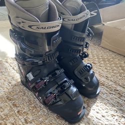 Salomon Ski Boots Size 8.5
