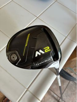Taylormade 10.5 M2 driver.   Right handed.  With custom head cover