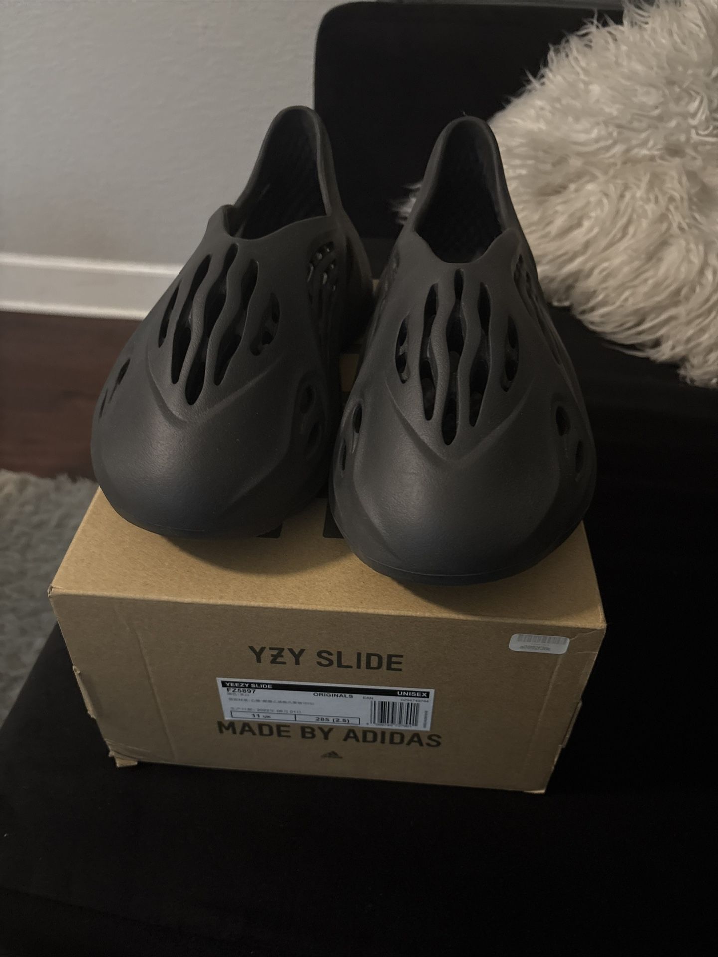 adidas Yeezy Slide Men's