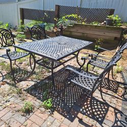 Outdoor Patio Dining Table & Chair (4) Set