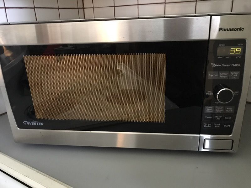 Panasonic 1300W Inverter Microwave 1.2 cu ft
