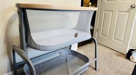 Baby Bassinet Crib Bedside Sleeper, Portable,Height Adjustable,Breathable Mesh, Large Storage Basket