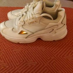 Pair Of Women Adidas In Good Shape Size 7.5