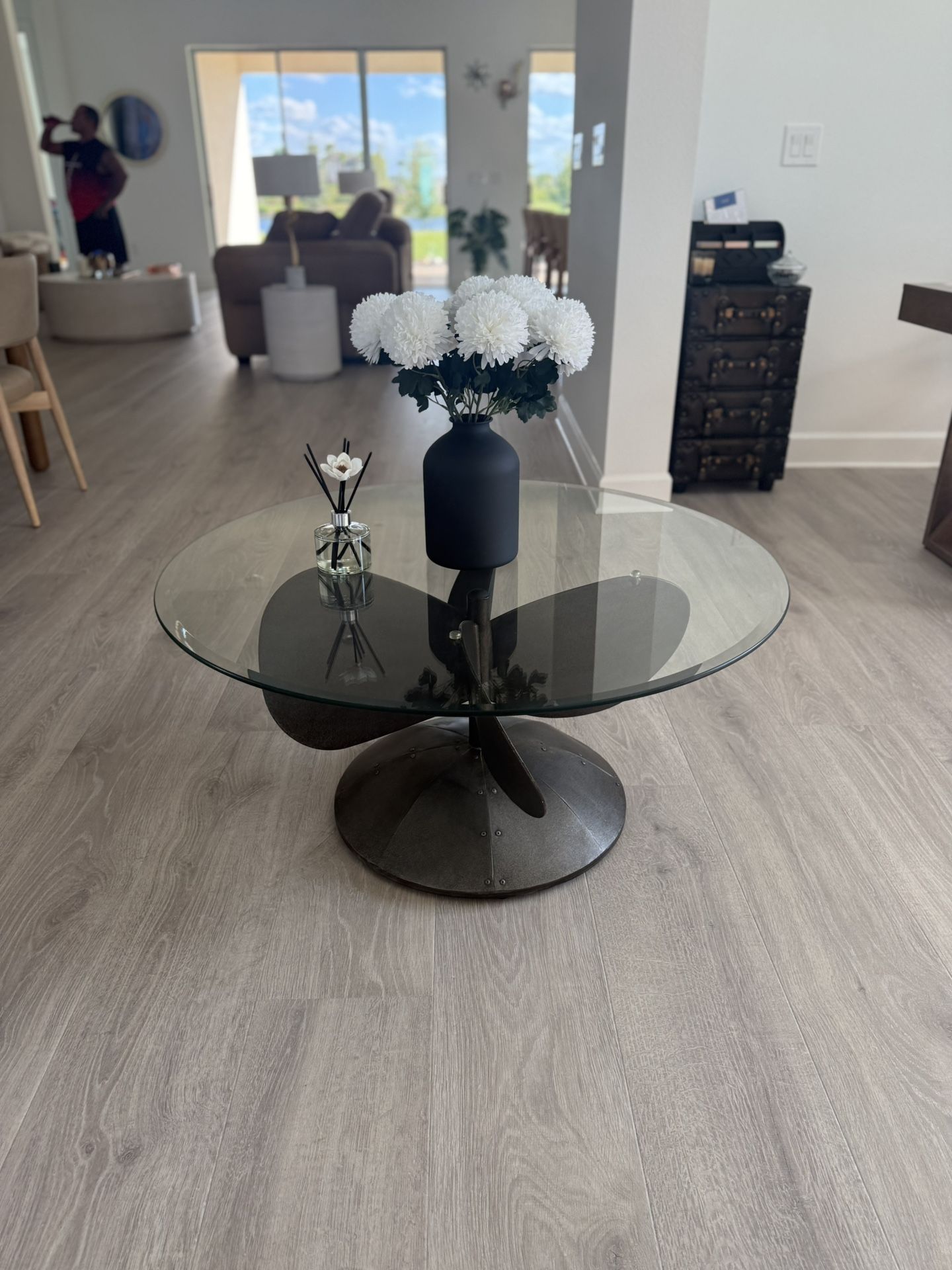 Stunning Cocktail Table