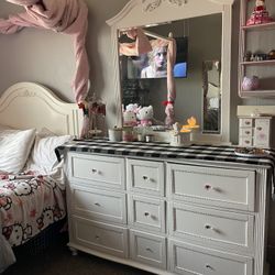 DRESSER WITH MIRROR