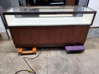 Like New Jewelry Display Case 