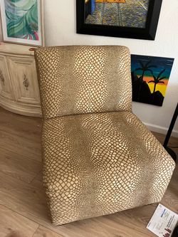 Trendy super comfy chair