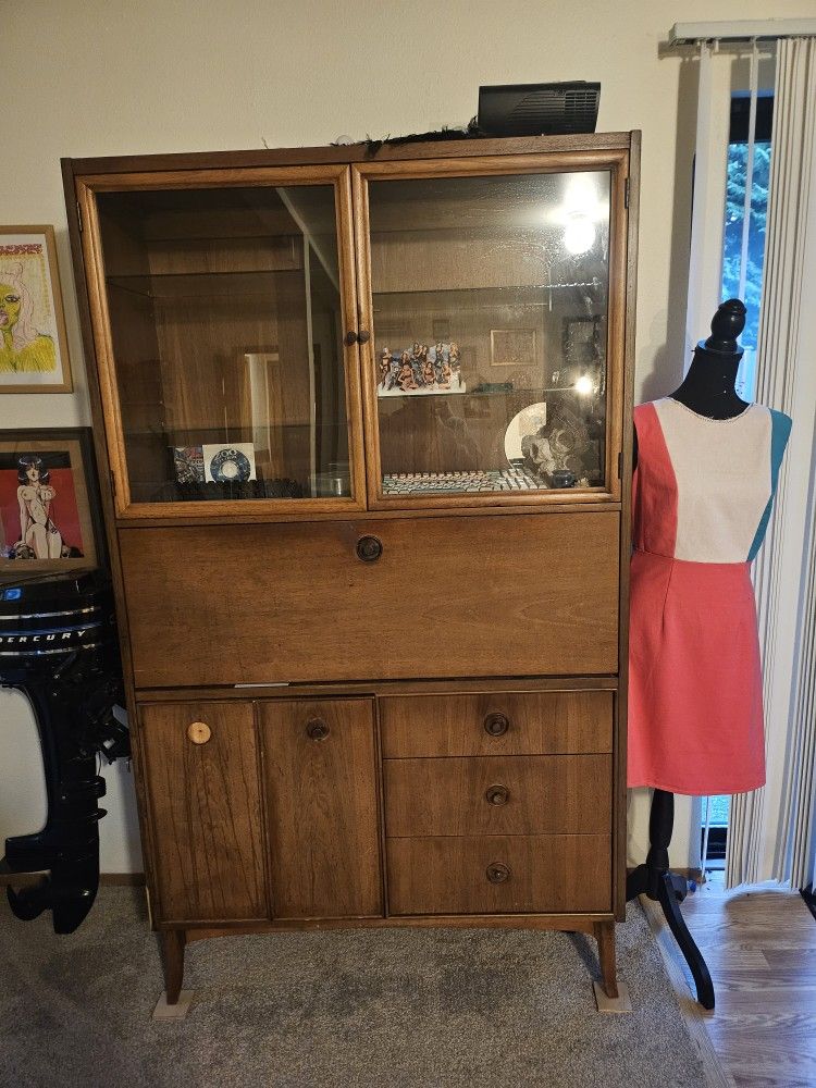 Kroehlor Hutch