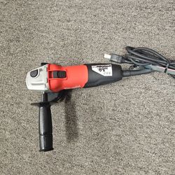 MILWAUKEE CORDED 4" GRINDER