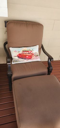 2 patio chairs and foot stools