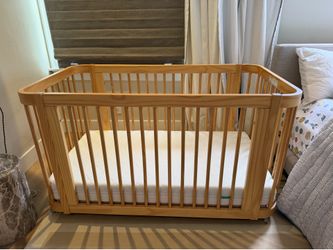 Like New Nestig Wave Crib with Newton Mattress