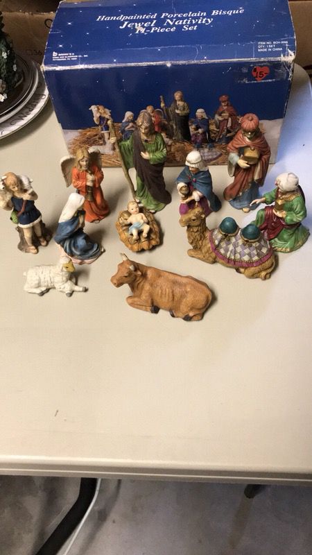 Handpainted Porcelain Bisque Jewel Nativity 11 Piece Set