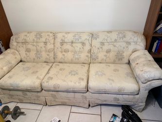Hyda bed couch