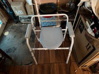 Guardian shower chair and commode