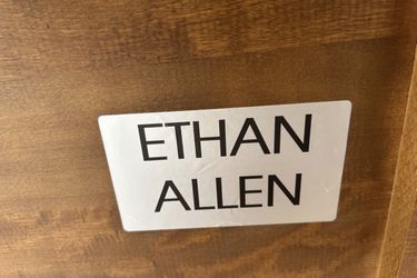 VINTAGE Ethan Allen- Classic Manor Queen Size 