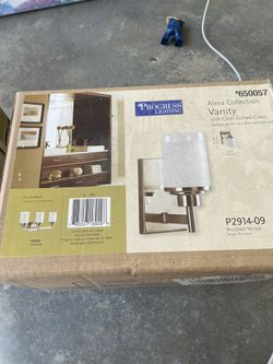 Vanity Light NIB (2)