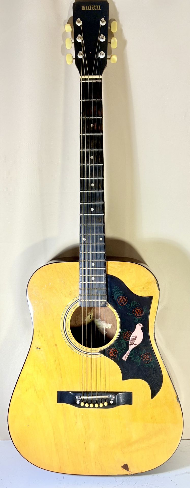 Vintage GLOBAL DOVE acoustic  guitar   model 204 spruce top  