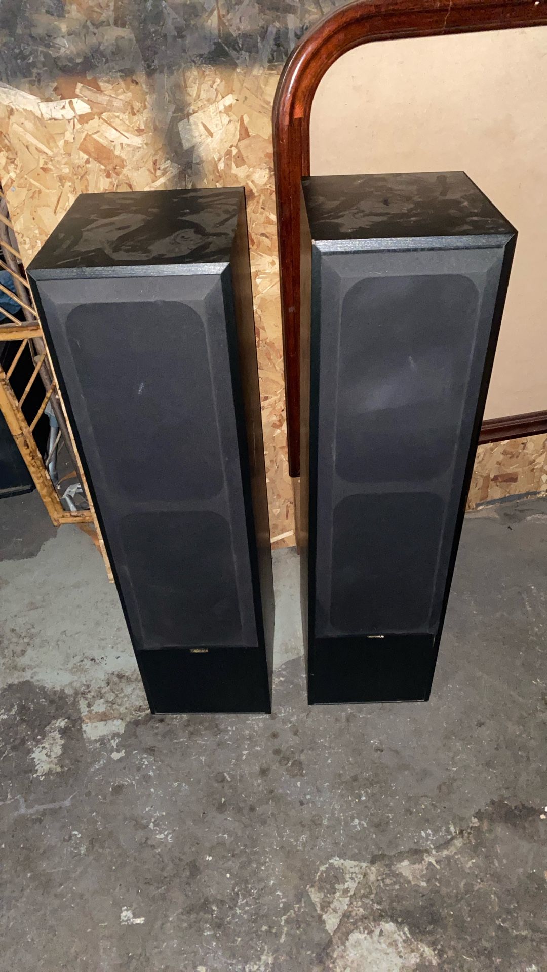 Omega 30 Avance Speakers 