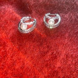 Women’s Pearl Ear Rings 