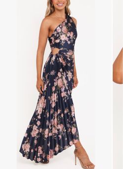 Petal & Rose Medium  Maxi - One shoulder