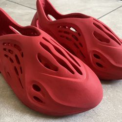 Adidas Yeezy Foam Rnnr Size 8 Us