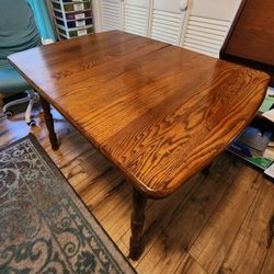 ANTIQUE TIGER OAK DINING TABLE IN VERY GOOD CONDITION 51" x 30" UNDER TABLE LEAF STORAGE