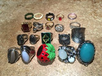 LOT OF 20 GEMS METAL SILVER FASHION AVON CLUSTER ENAMEL JEWELRY RING SIZE 5-11