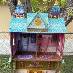 Frozen Castle / Doll house