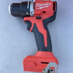 Milwaukee 18v Compact Drill