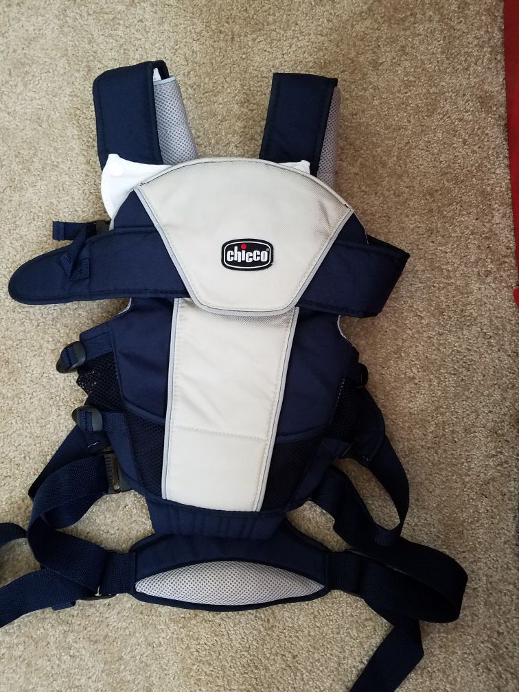 Like New-chicco baby carrier