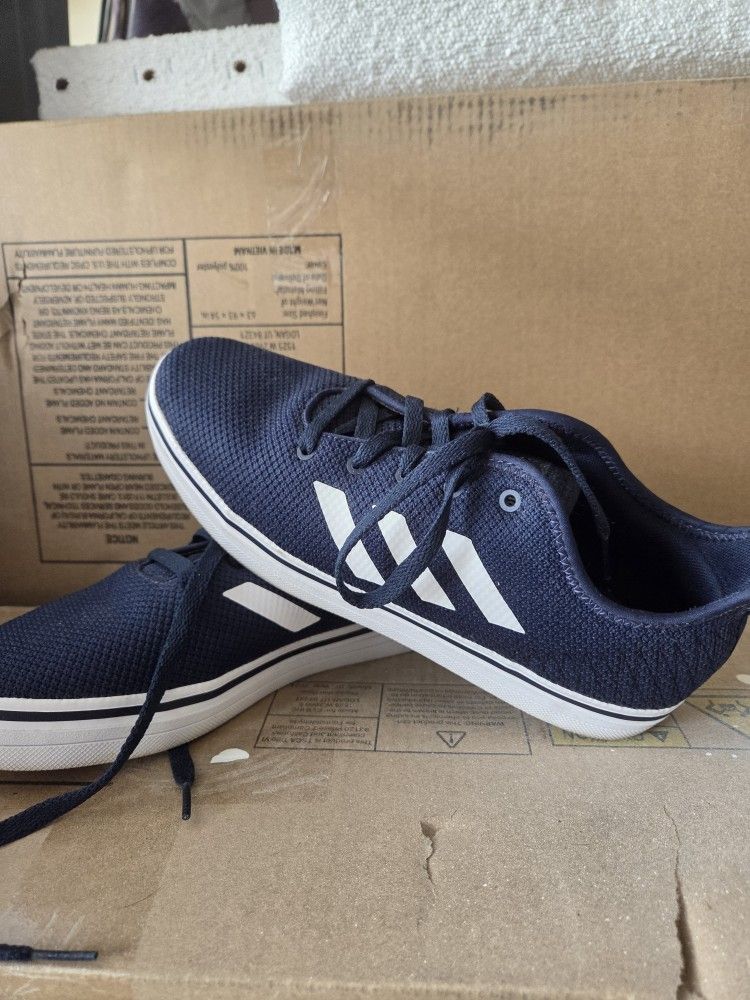 Adidas Sneakers
