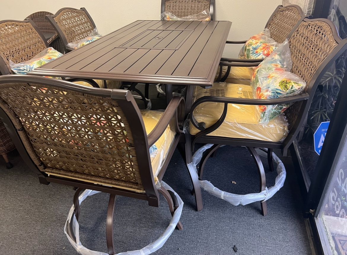 Dining Set Outdoor Brand New
