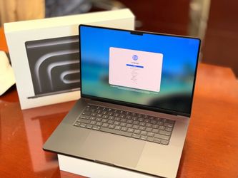 Apple MacBook Pro 16 inch M3 Pro Chip 18GB 512GB Loaded
