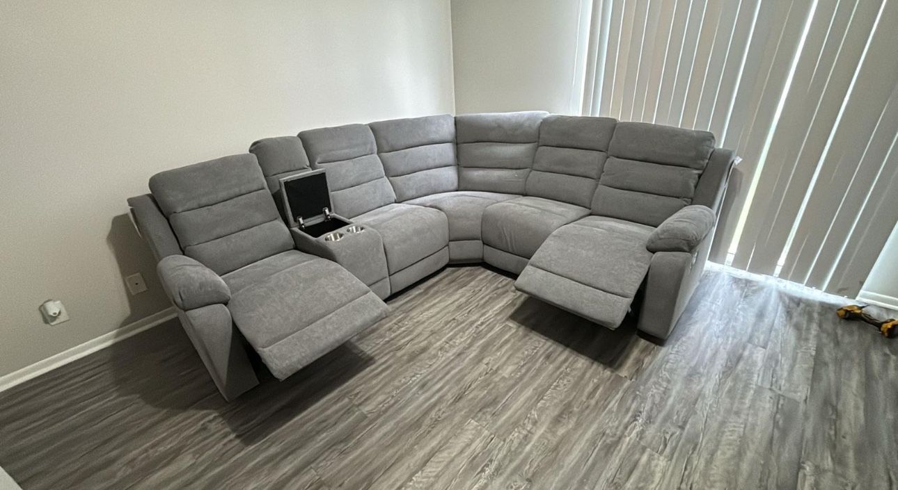 Contemporary Gray Reclining Sectional Sofa – Ideal for Comfort and Style in Your Living Room! 🛋️✨ Visit us at BetterHomeFurnitures.com for More