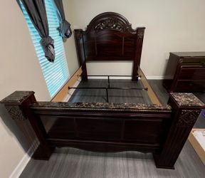 Queen bedroom
