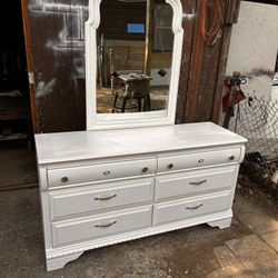 Dresser 
