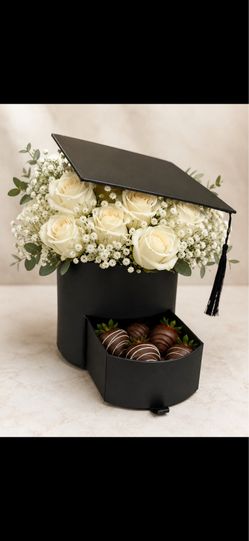 Graduation Rose & Chocolate Strawberry Gift Box