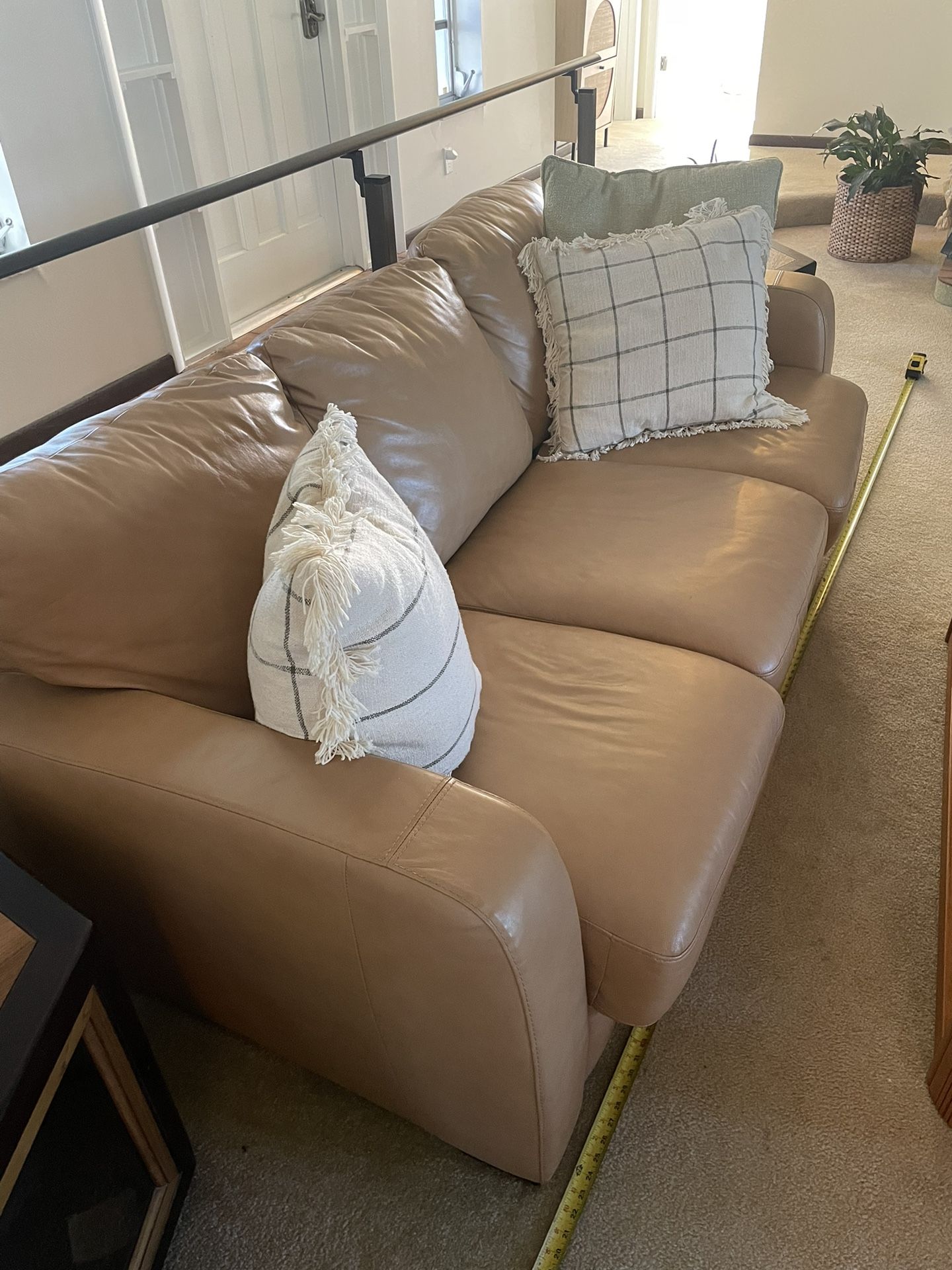 Natuzzi Brown Leather Sofa Couch With Pull Out for Sale in Pompano