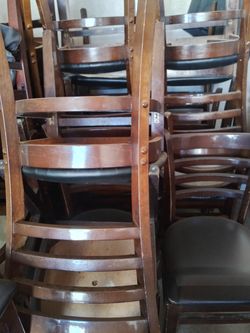 50 sillas de pura madera para restaurante