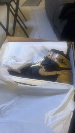 Jordan Retro 1 Metallic Gold