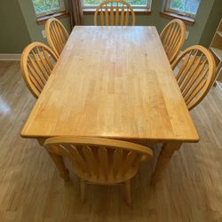 Oak Barn Wood Dinning Room Table and Chairs