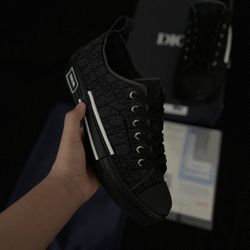 Dior black low top