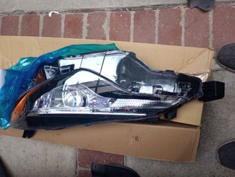 2017-18-19 Toyota Corolla Headlight